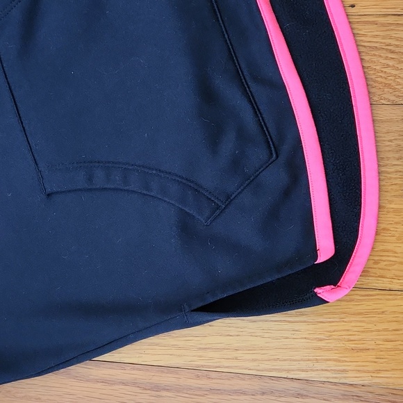 Under Armor Hooded Sweatshirt size 6X - Picture 3 of 6